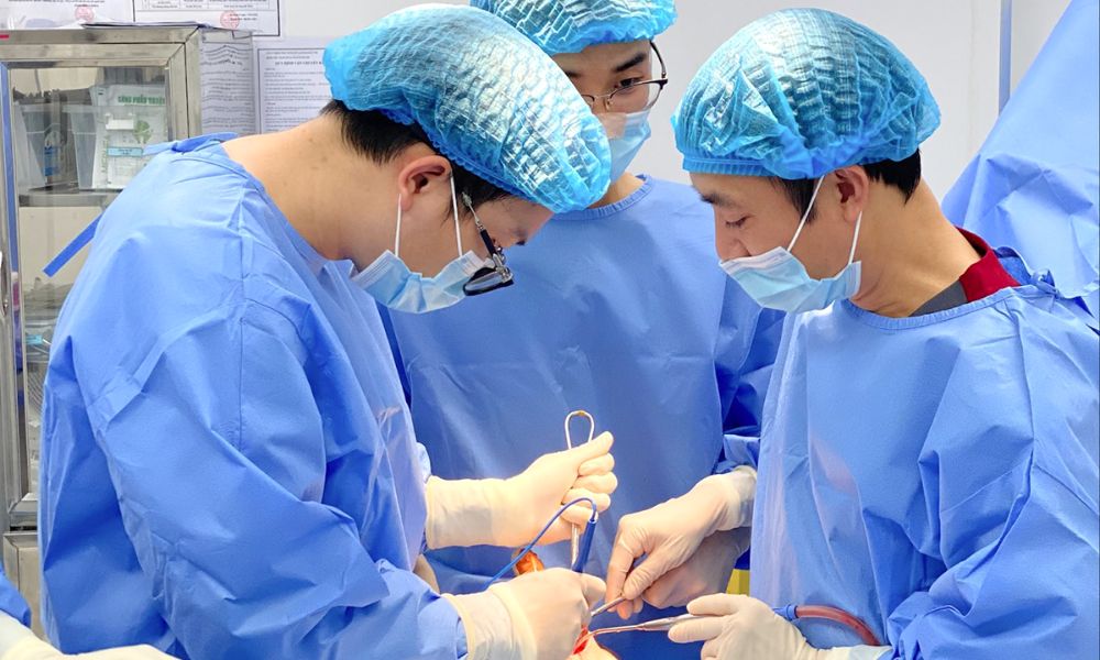 Làm răng tạm trên Implant